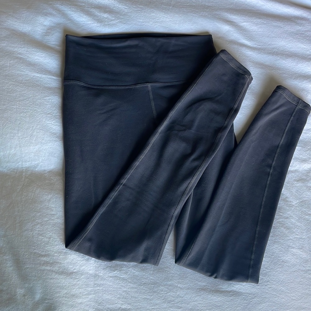 Womens full length leggings from Fabletics. In great condition! Grey,size XS/0-2
